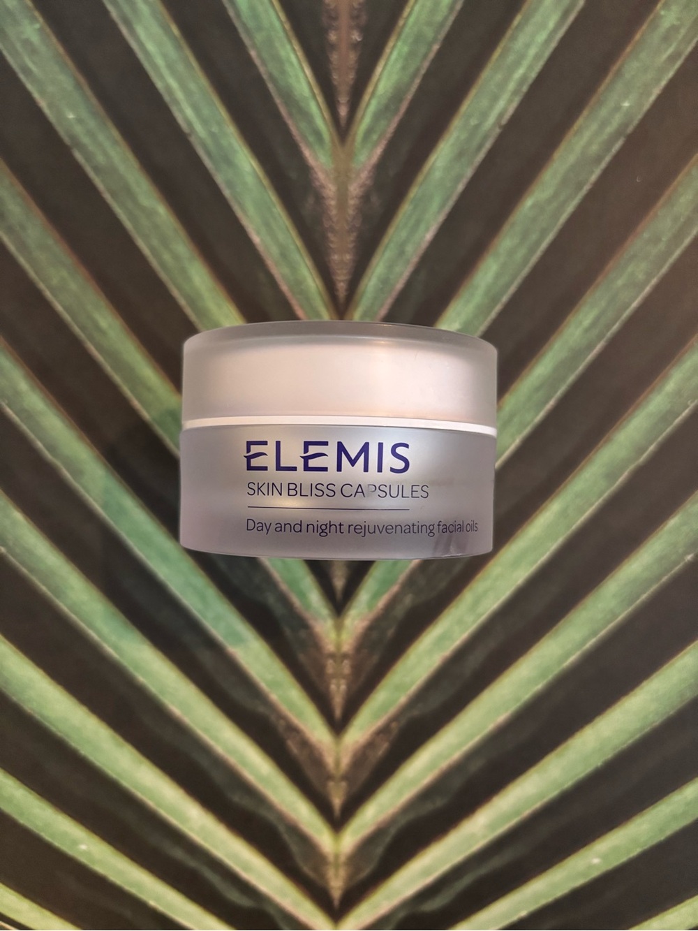 BNIB 14 CAPSULE TRAVEL PACK SIZE.ELEMIS Skin Bliss Capsules - White and Blue Jar